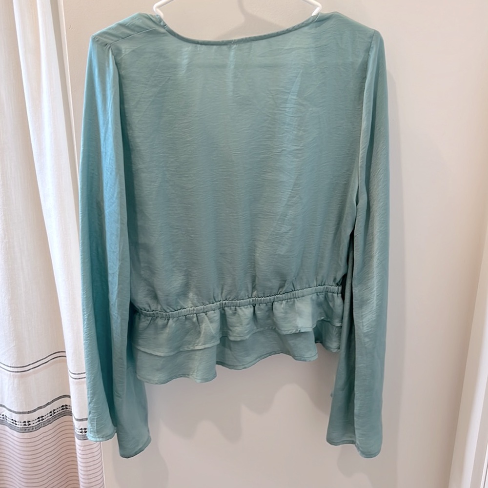 Sadie & Sage Ruffle Top - Picture 3 of 3